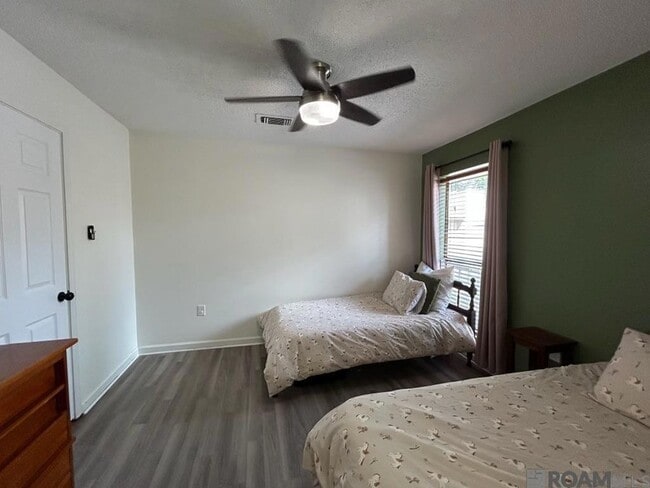 Building Photo - 929 Ridgepoint Ct