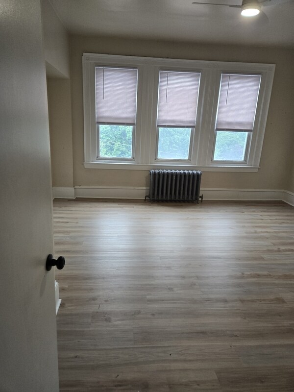 Building Photo - 1306 W Hunting Park Ave