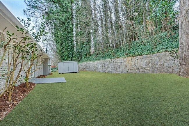 Building Photo - 3078 Rebecca Dr SW