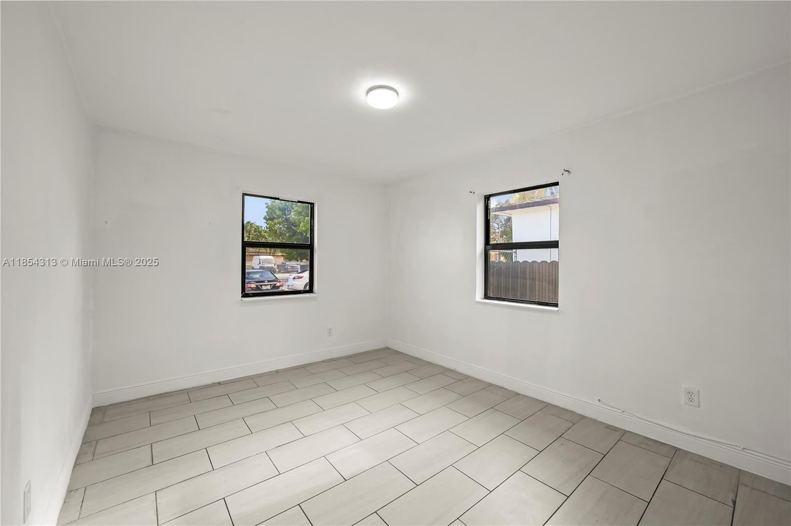 Building Photo - 2465 NW 35th St