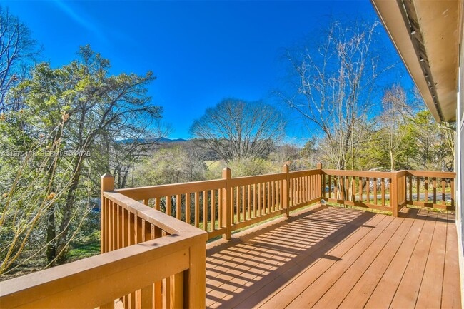 Building Photo - 1216 Bugscuffle Rd