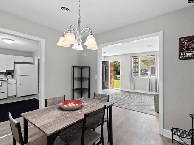 Building Photo - 1342 Karlaney Ave