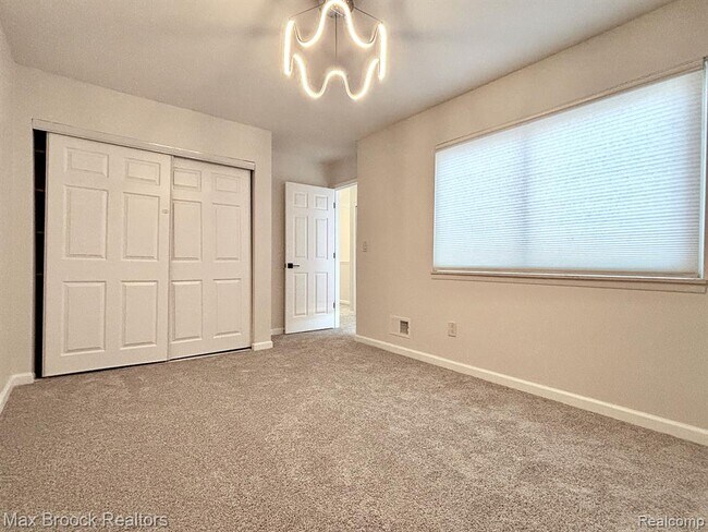 Building Photo - 5238 Brett Ct