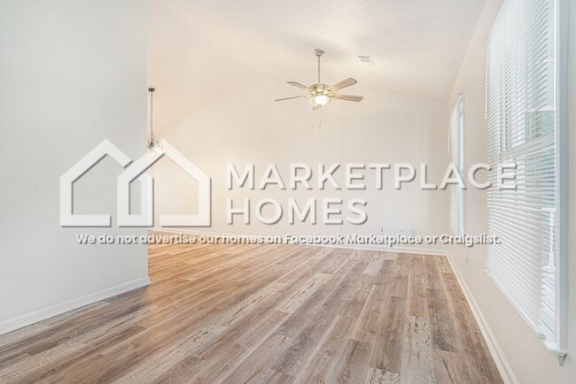 Building Photo - 525 Allana Dr