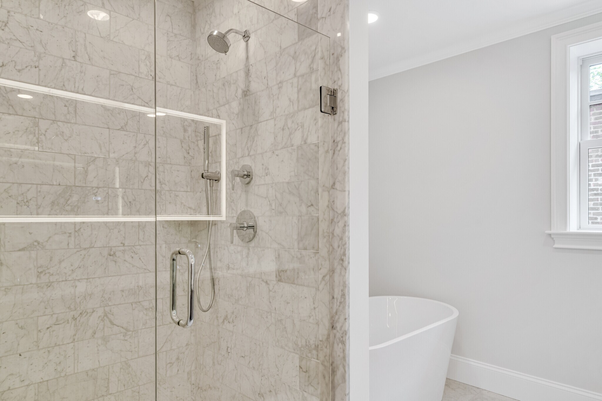 Building Photo - 128 Longwood Ave