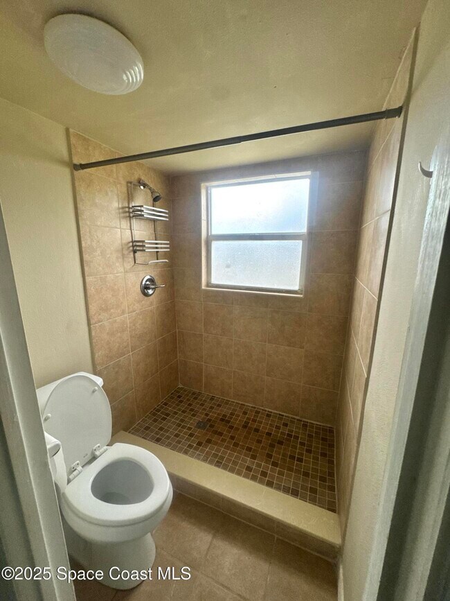 Building Photo - 3135 Shady Dell Ln