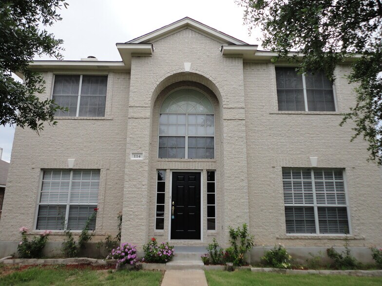 Primary Photo - 1114 Black Locust Drive West