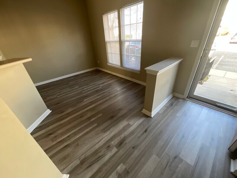 Dining Area - 1965 Charlotte Hwy