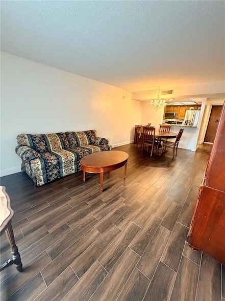 Building Photo - 13602 S Village Dr