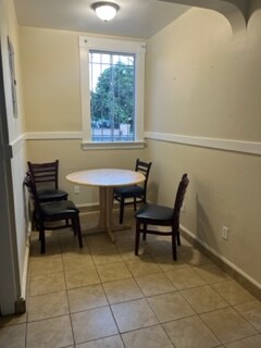 Building Photo - 652 Andover St