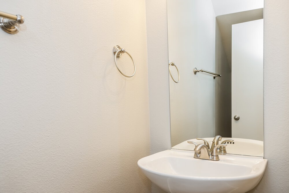 Building Photo - 2385 Cliffwood Dr