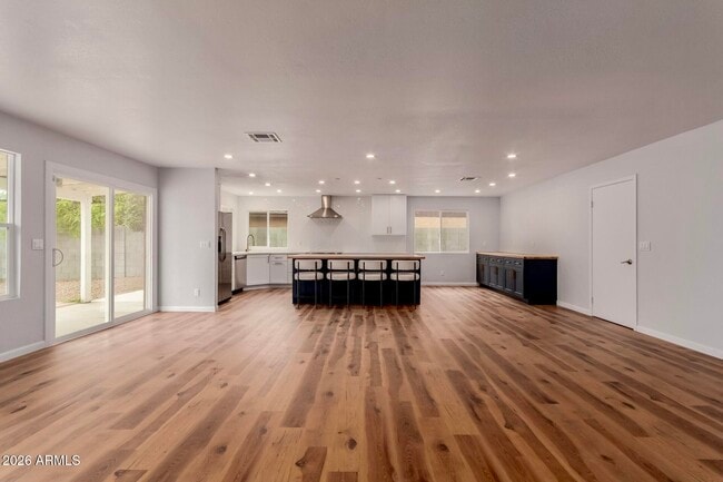 Building Photo - 10705 E Mercer Ln