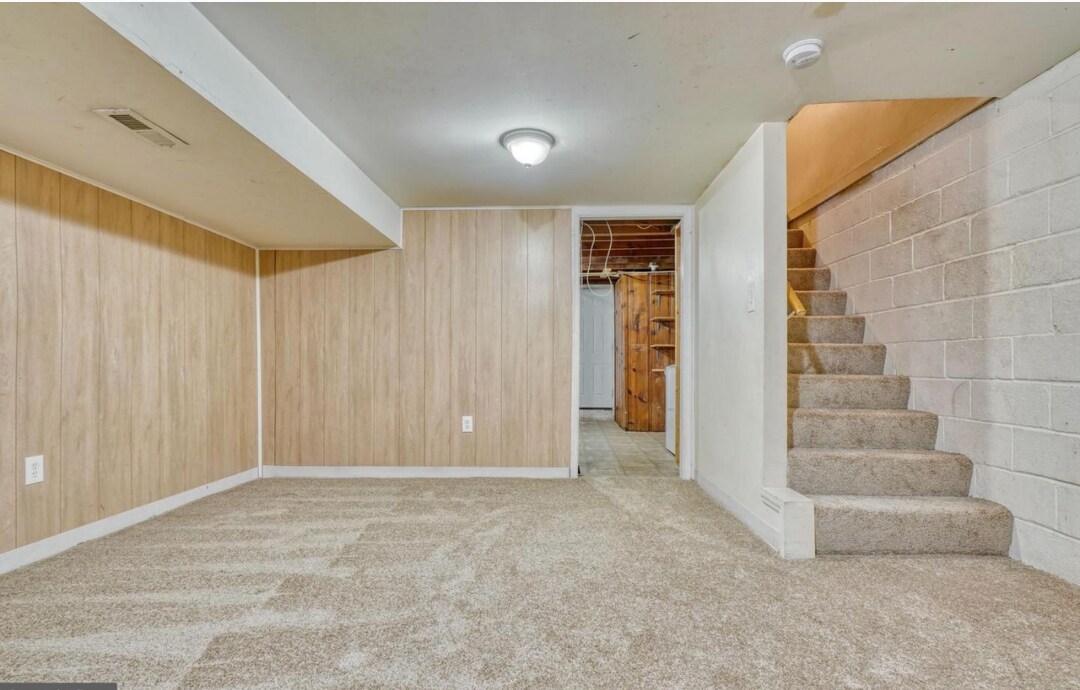 Building Photo - 1035 Arncliffe Rd