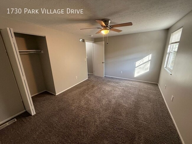 Building Photo - 1730 Park Village Dr