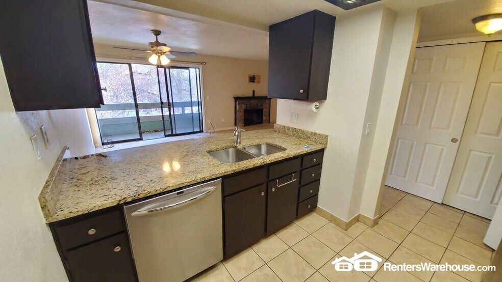 Building Photo - 14120 E Temple Dr