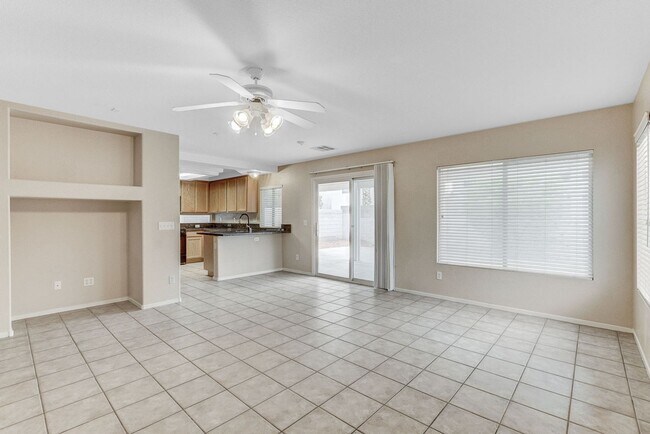 Building Photo - 2 Story 4 bedrooms 2.5 Bathrooms 2 car garage.