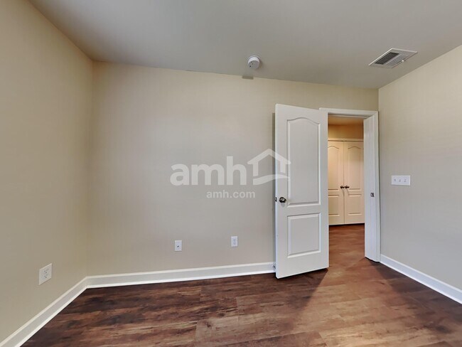 Building Photo - 120 Maywood Drive