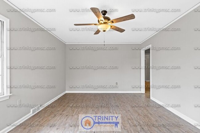 Building Photo - YOUR NEXT HOME!! Gorgeous and convenient!