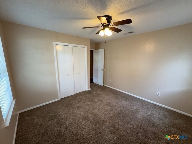 Building Photo - 1013 Kathey Dr