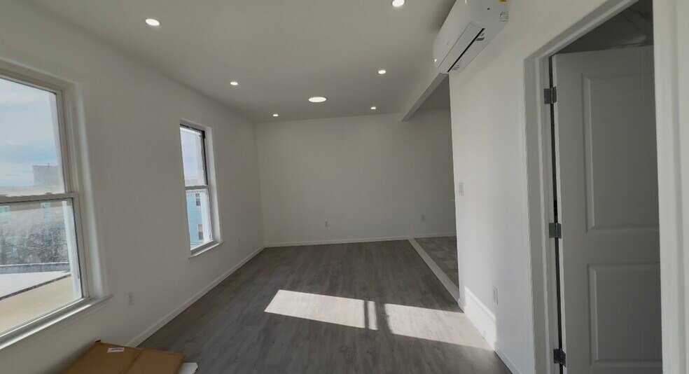 Building Photo - 17 Kearny Ave