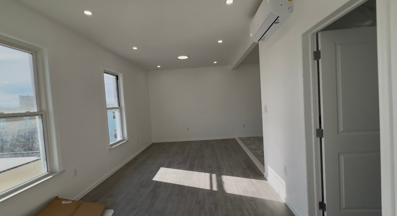 Building Photo - 17 Kearny Ave