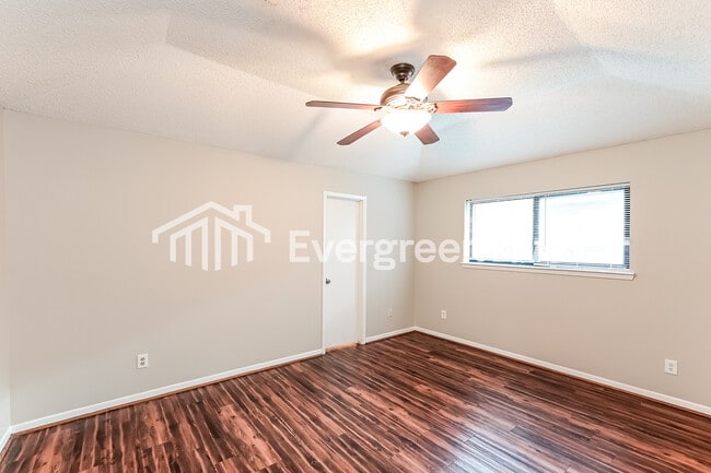 Building Photo - 6019 Coachgate Dr