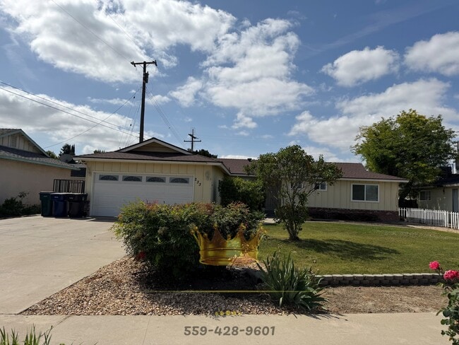 Building Photo - 233 E Lois Ave