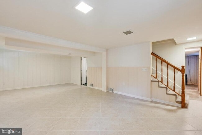 Building Photo - 9311 Adelaide Dr