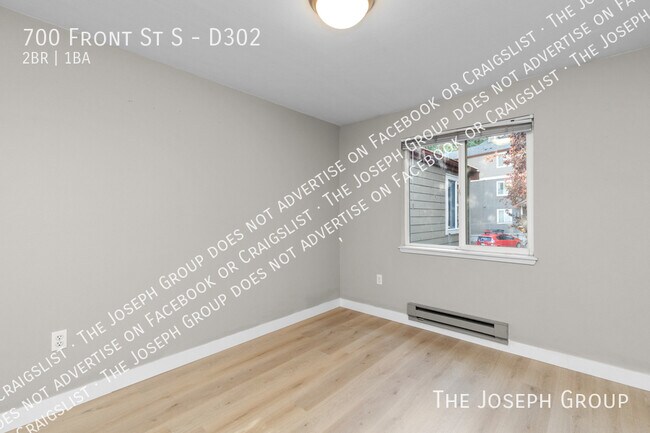 Building Photo - 700 Front St S