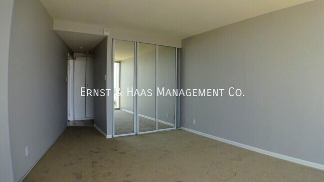 Building Photo - 700 E Ocean Blvd