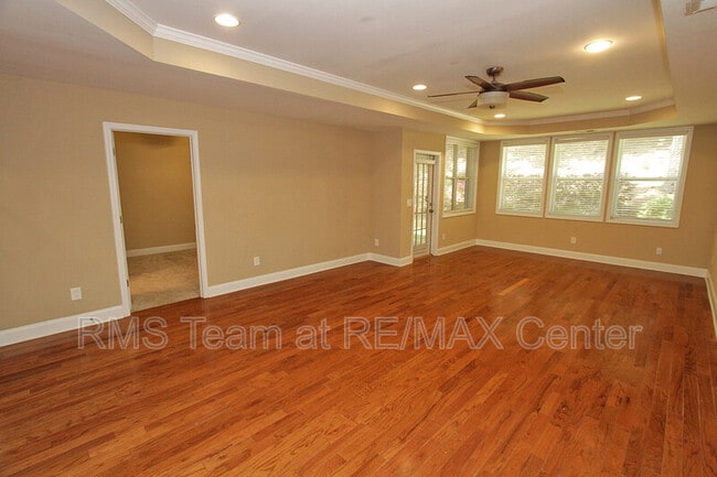 Building Photo - 3029 Woodwalk Dr