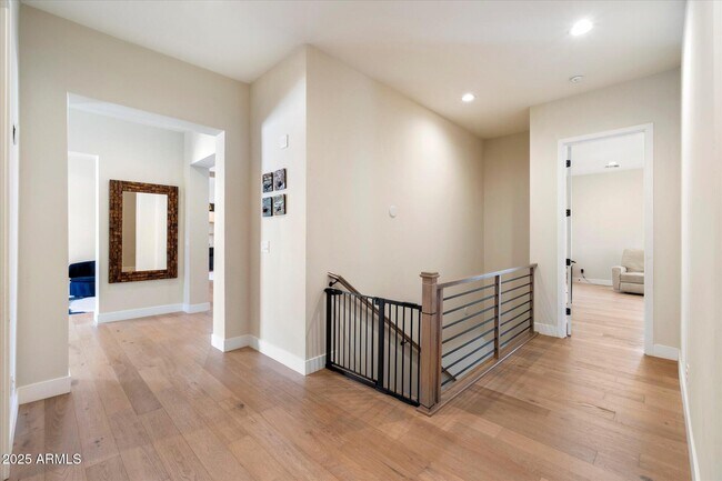 Building Photo - 8413 N Diller Grove Ln