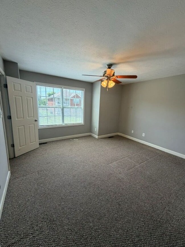 Building Photo - 257 Audley Ave