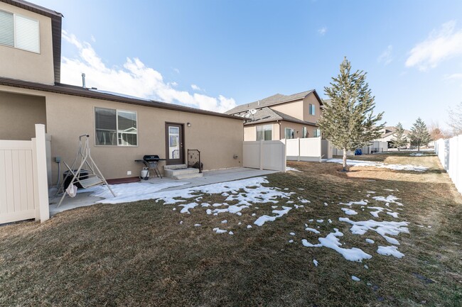 Building Photo - 646 S 150 E