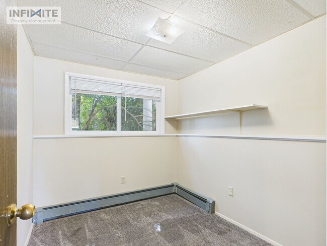 Building Photo - 323 N 16th Ave