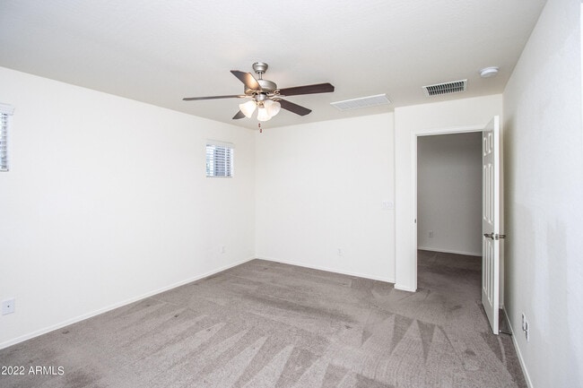 Building Photo - 261 N Sandal