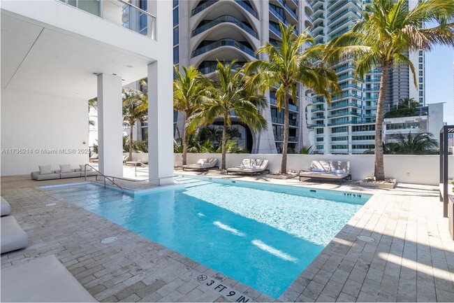 Building Photo - 1040 Biscayne Blvd