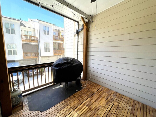 Building Photo - 4353 Parkside Pl