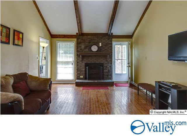 Building Photo - 127 Frankie Ln