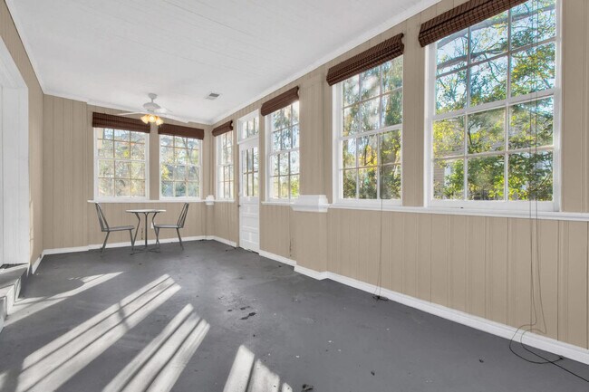 Building Photo - 424 Pearl St