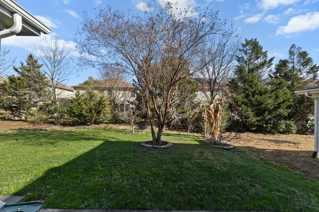 Building Photo - 5023 Lake Grove Blvd