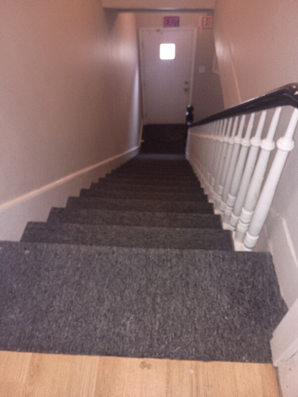 Building Photo - 730 Main St