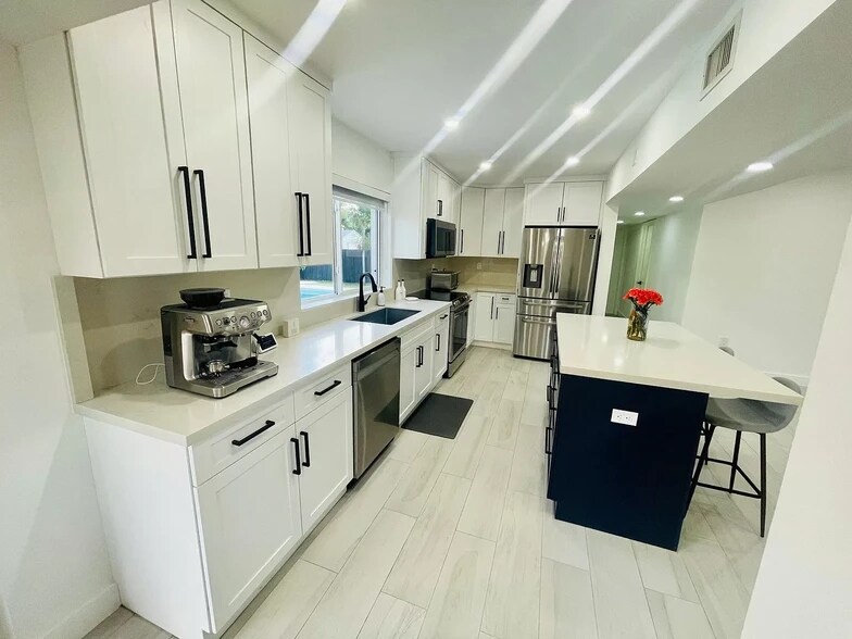 Building Photo - 11271 SW 48th St