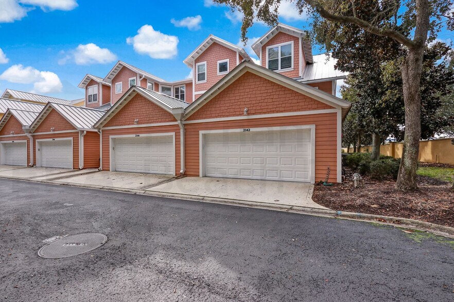 Building Photo - 2142 White Sands Way