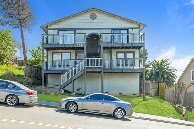 Building Photo - 233 Florida St