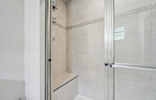 Building Photo - 8792 Kenridge Ln