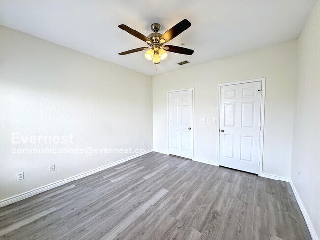 Building Photo - 4306 Bayside Village Dr