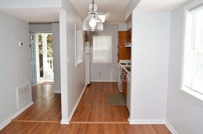 Building Photo - 249 Schultz St