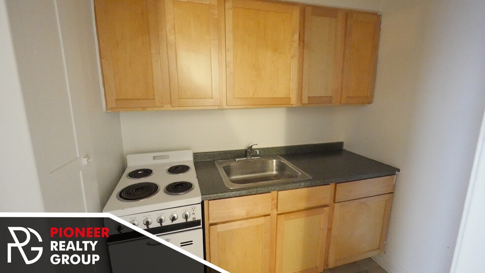 Building Photo - 556 W Arlington Pl