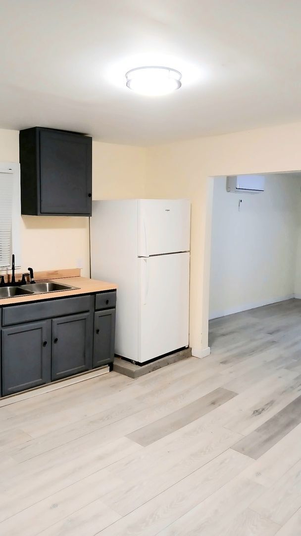 Building Photo - 408 Bowen Ave